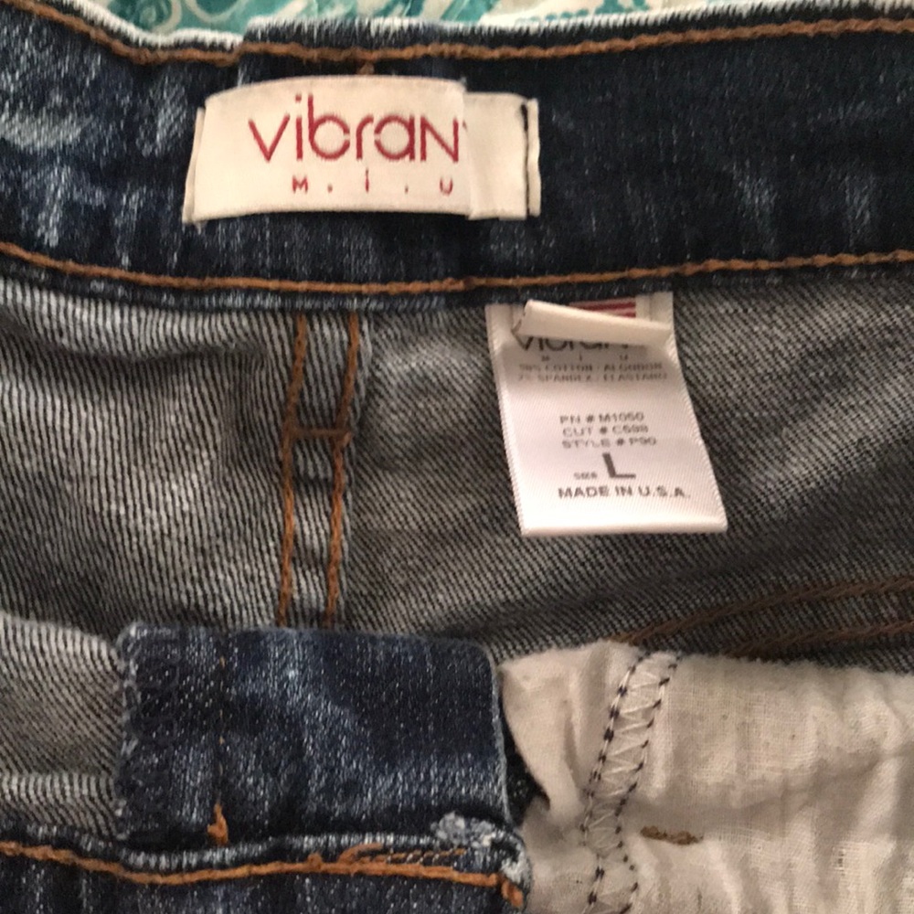 High Rise Shorts - Picture 3 of 3